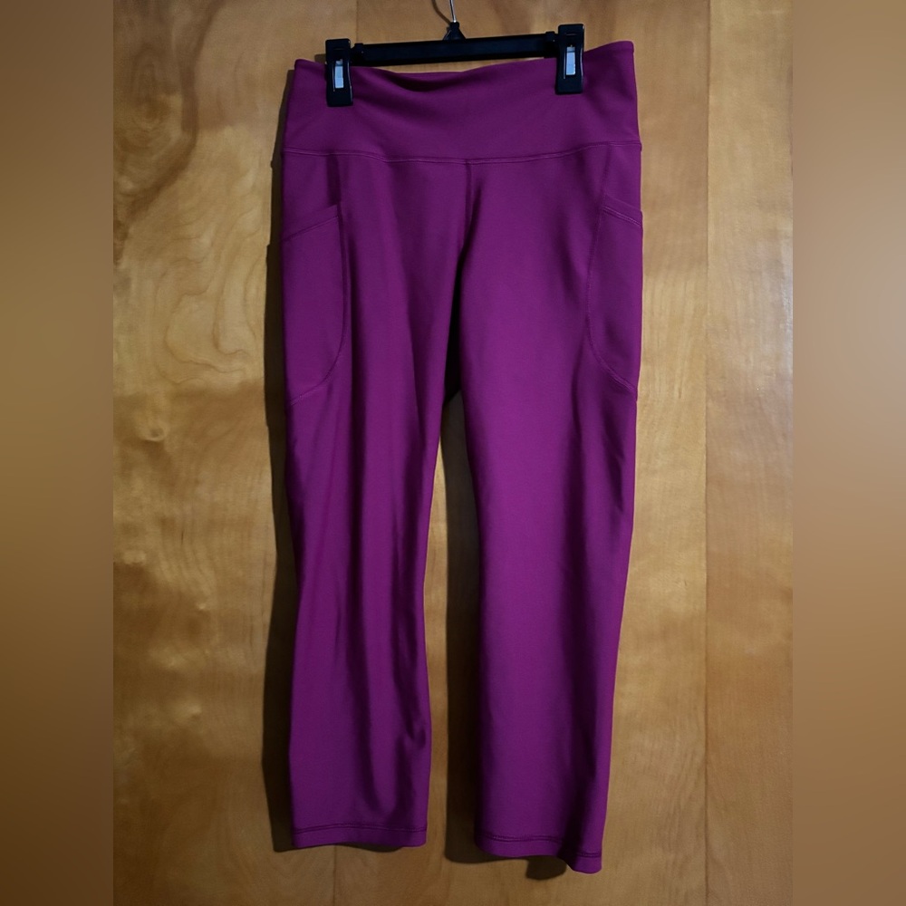 Old Navy Women's Cropped Magenta Pants